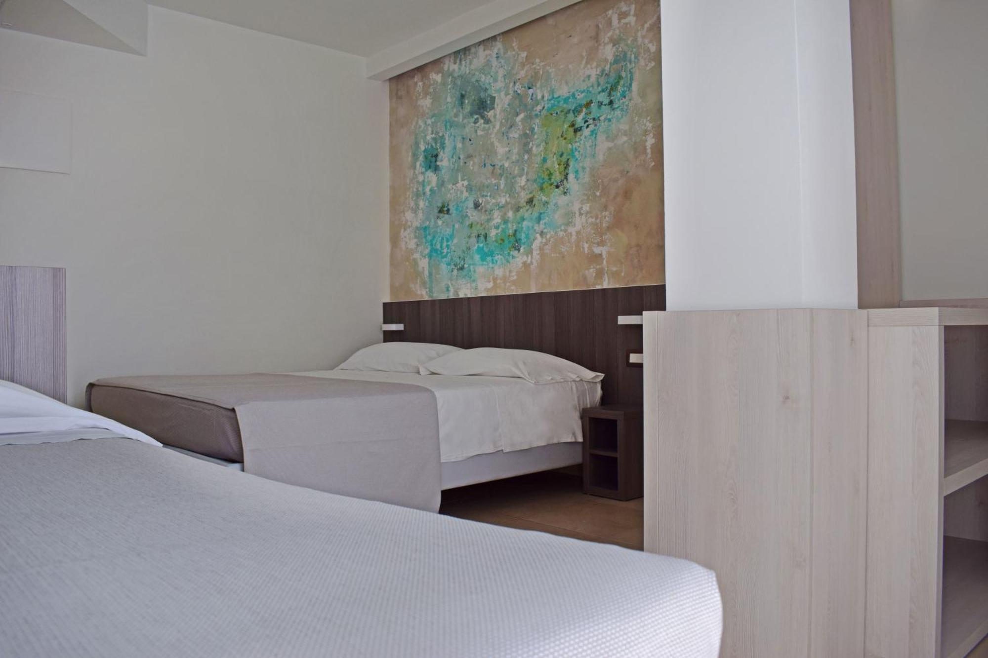 Hotel Muccioli Мизано-Адриатико Номер фото